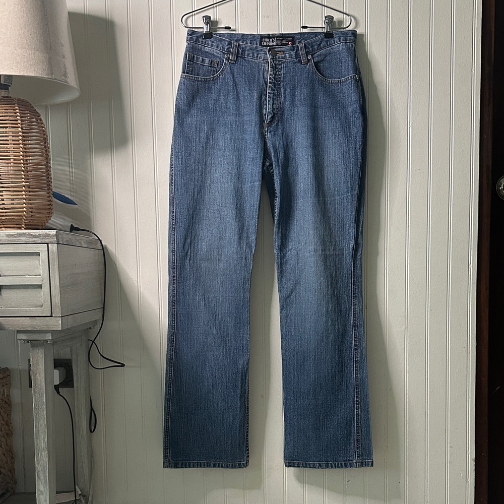 Chico’s Denim Semi Flare Leg Blue Jeans sz M/8 (1) - Picture 3 of 14